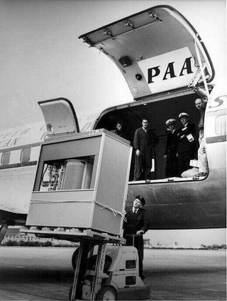 Pesaba alrededor de una tonelada y podía alquilarse por 3.200 dólares al mes. Foto vía The Next Web.